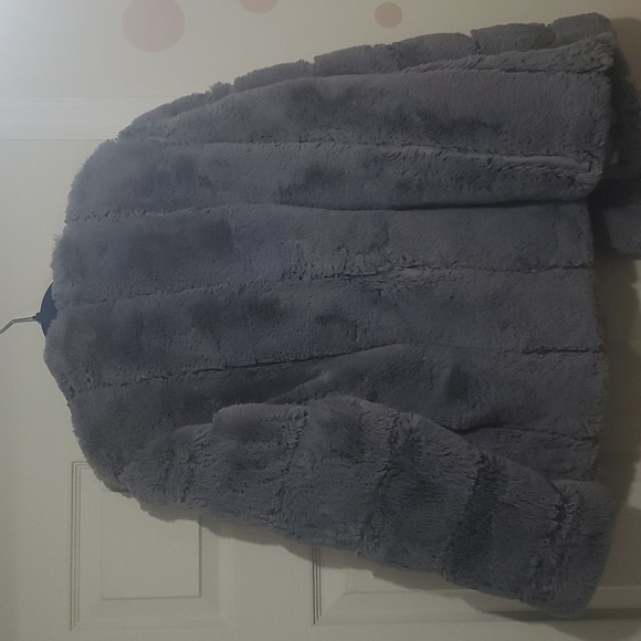 Faux fur gray jacket. - Picture 3 of 3